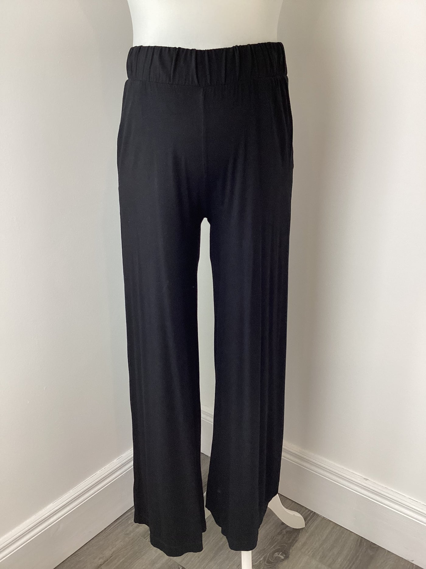 Isabella Oliver black lounge pants with pockets - Size 2 (Approx UK 10)