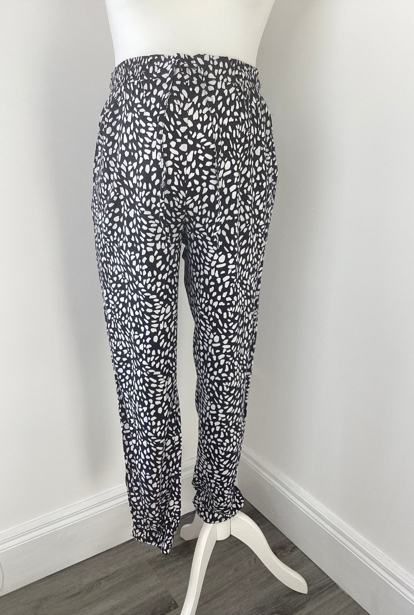 New Look Maternity black & white spot summer trousers - Size 12