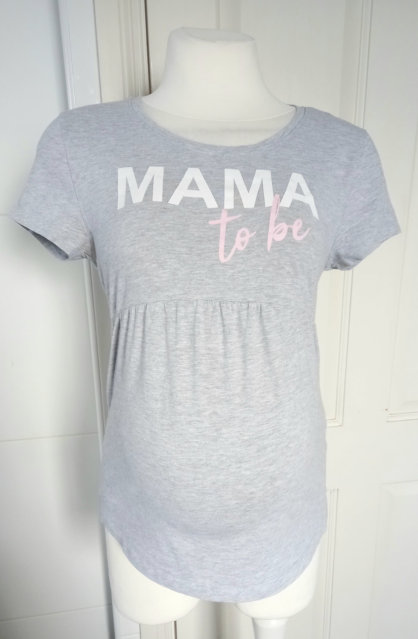 Avenue Maternity Grey Short Sleeved 'Mama To Be' Top - Size 8/10