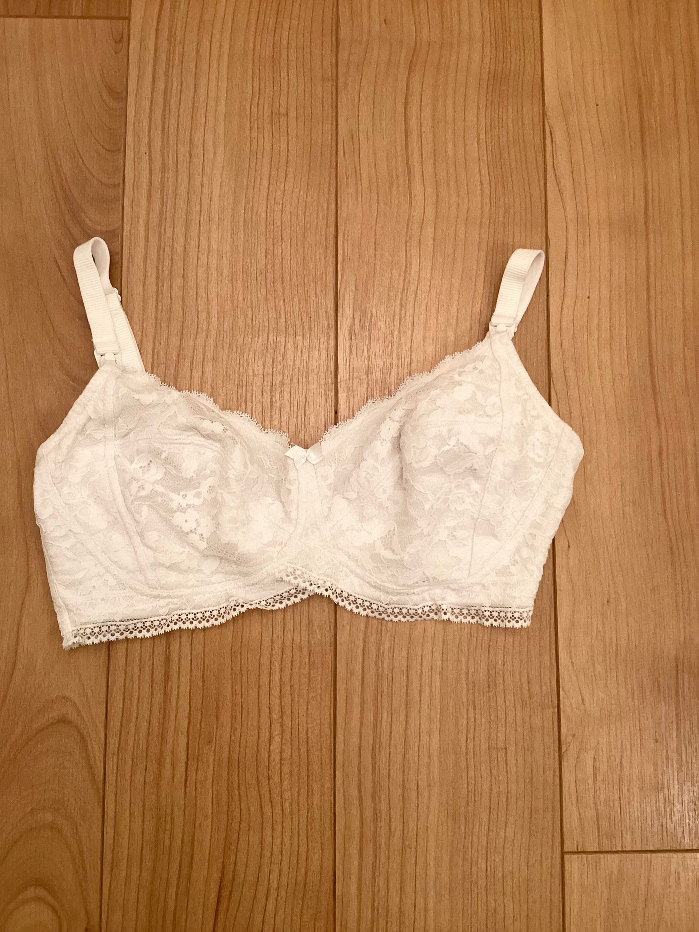 M&S Mum white lace nursing bra - Size 36E