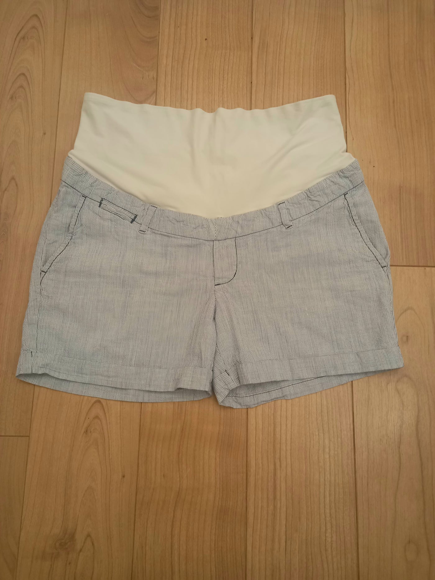H&M Mama blue & white striped overbump shorts - Size EUR 46 (Approx UK 16)