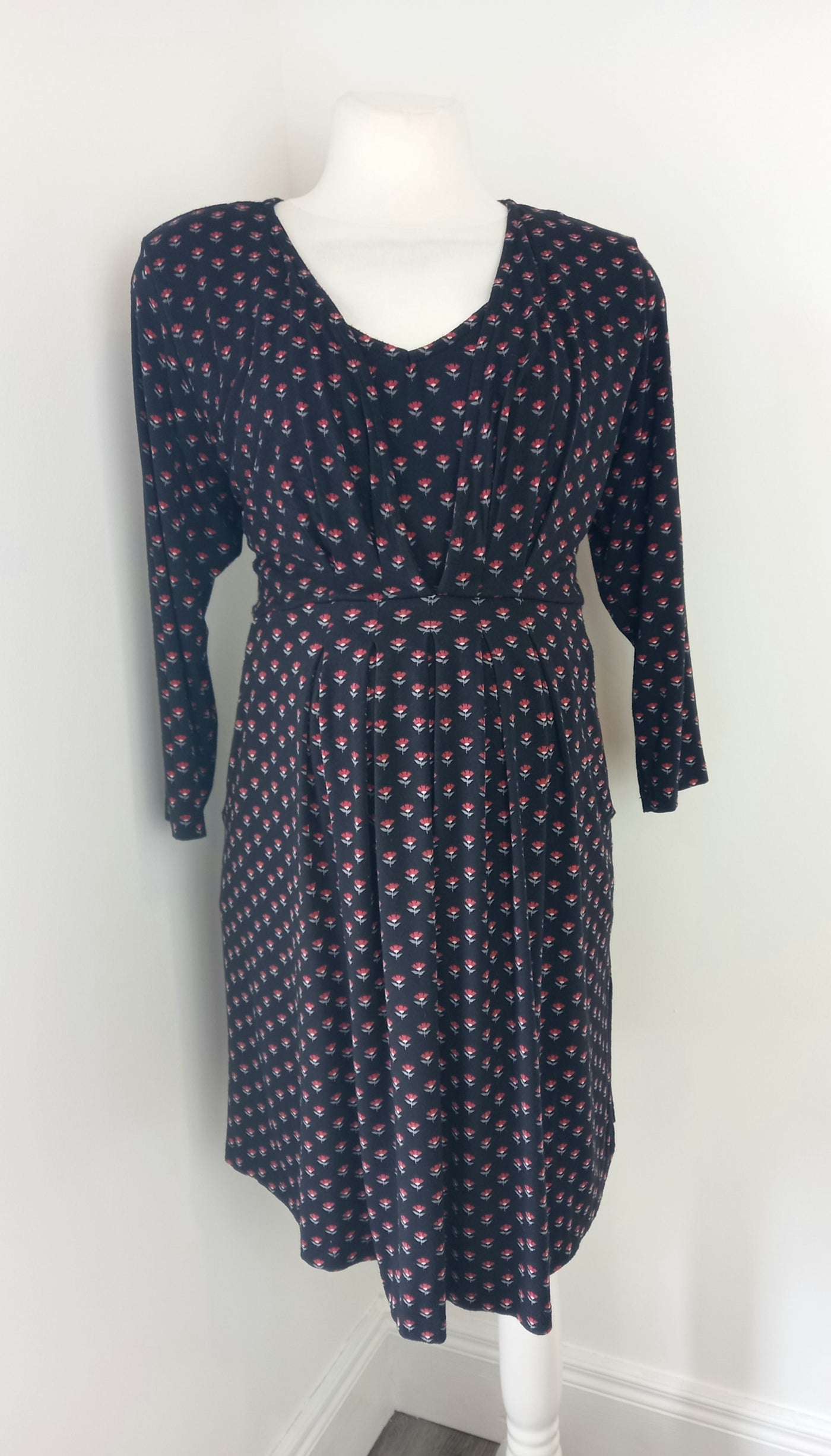 Jojo Maman Bebe black & red floral nursing dress - Size L (Approx UK 12/14)