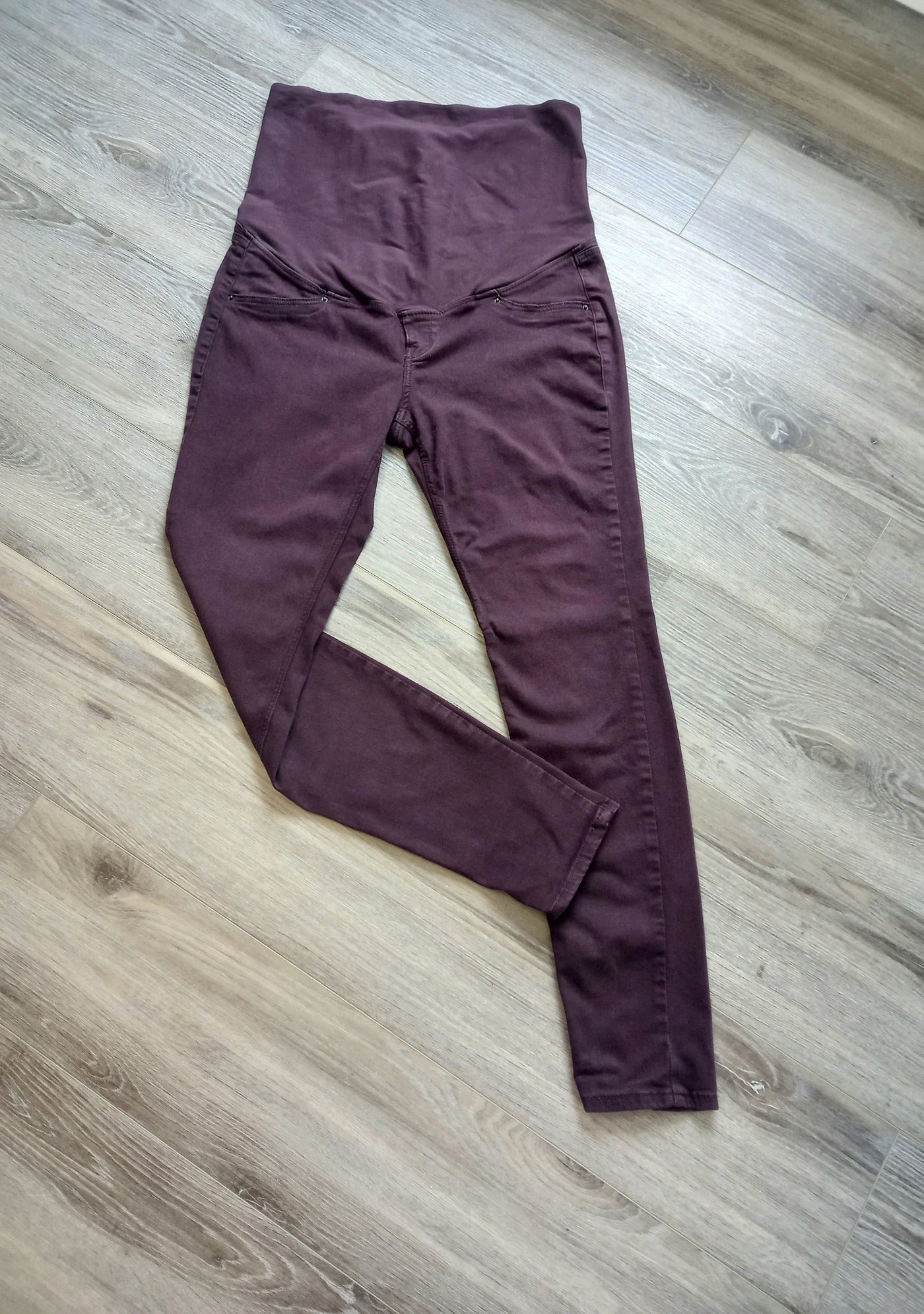 H&M Mama plum overbump jeggings - Size EUR 44 (Approx UK 12)