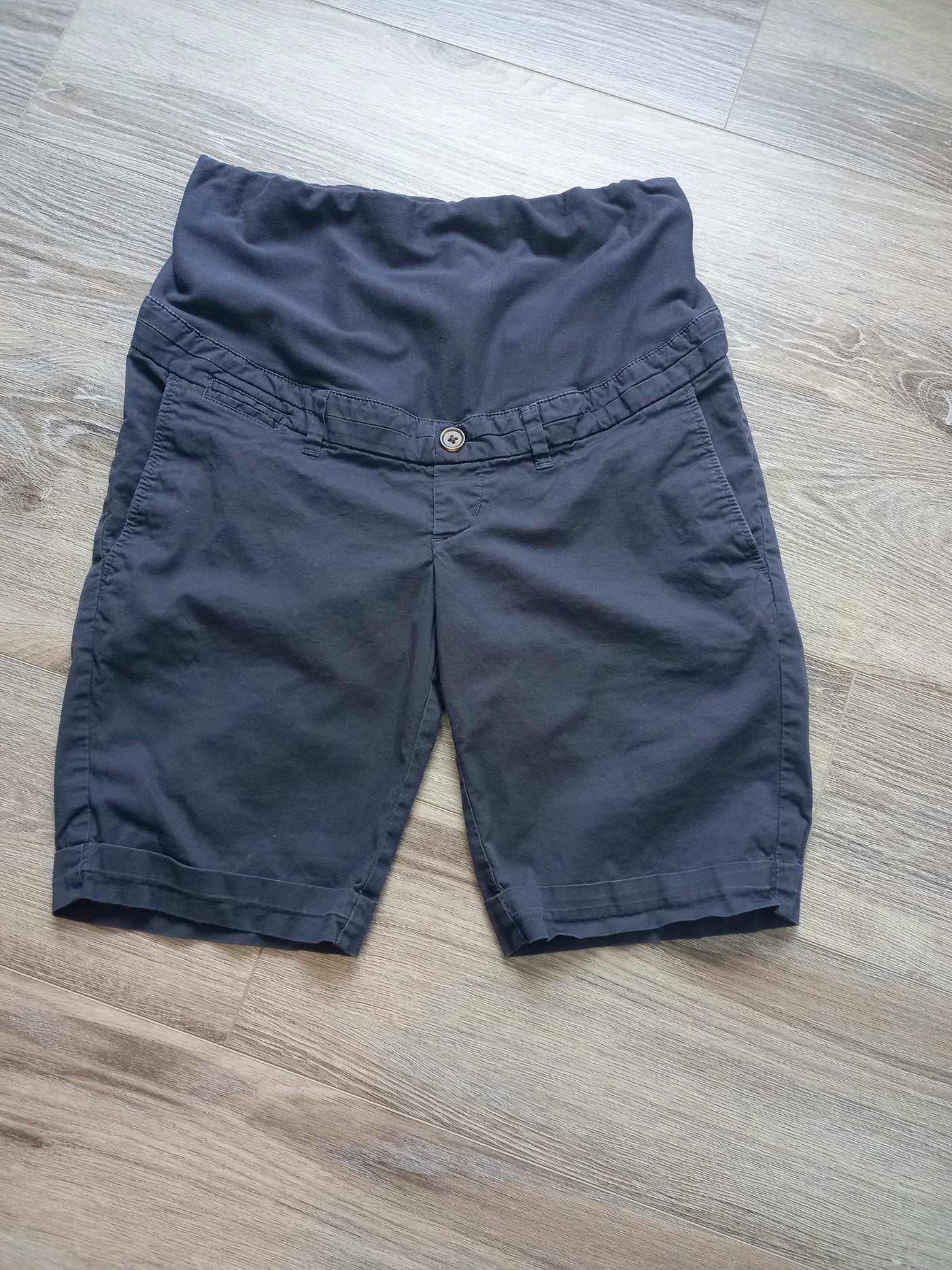H&M Mama navy overbump shorts - Size EUR 40 (Approx UK 10/12)
