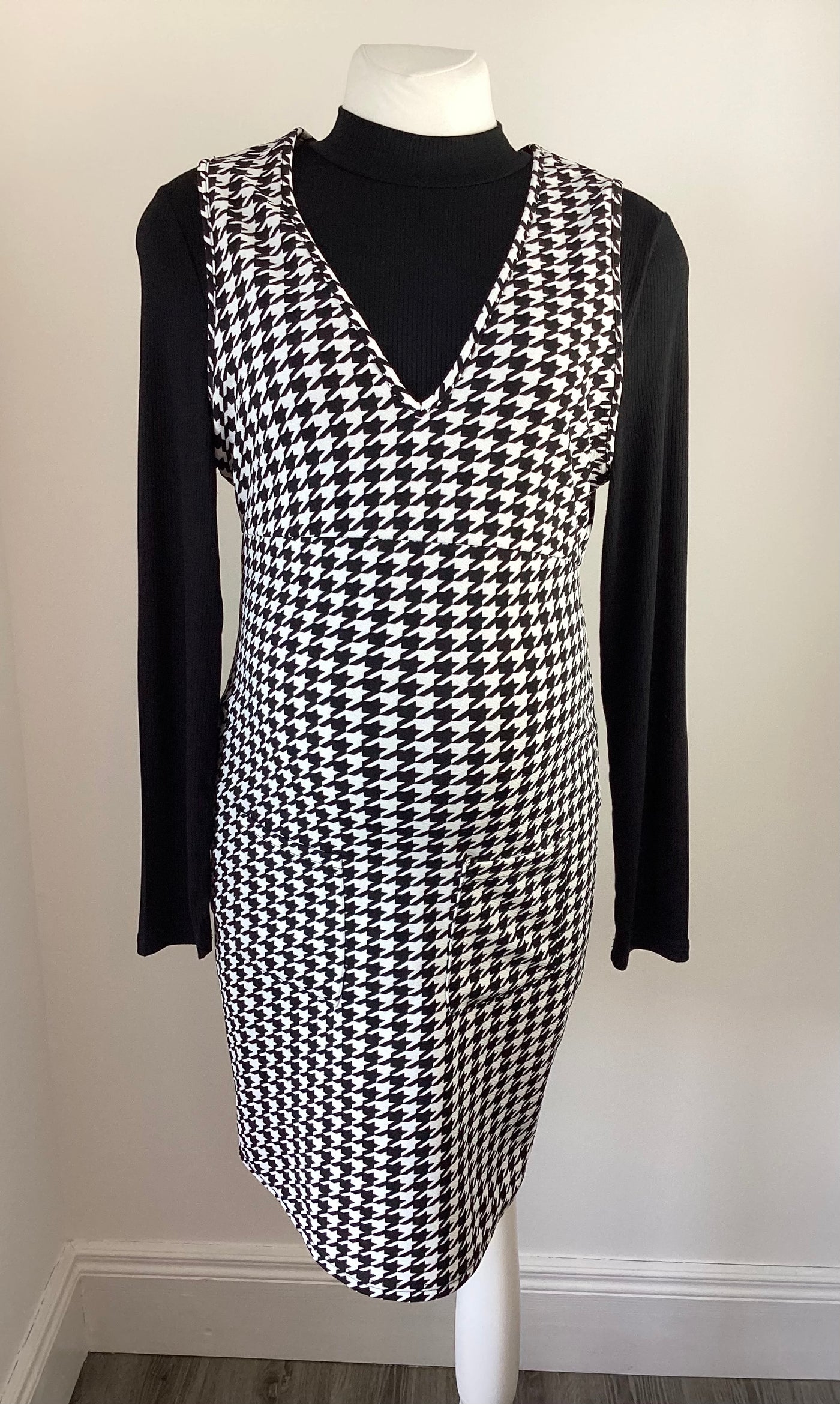 Shein Maternity black & white dogtooth print 2 piece outfit (dress and top) - Size L (Approx UK 12)