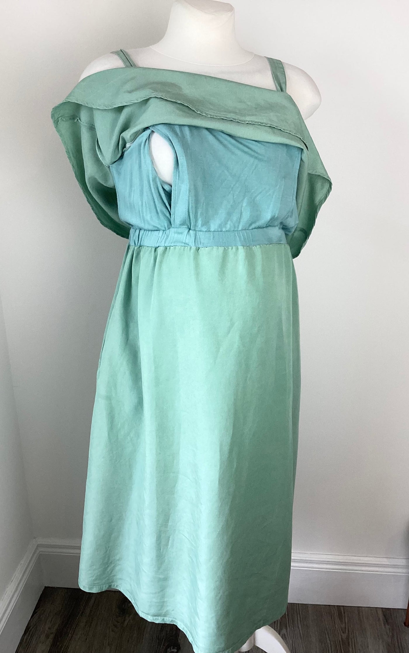 Jojo Maman Bebe sage green double layer maternity & nursing dress with pockets - Size S (approx UK 8/10)