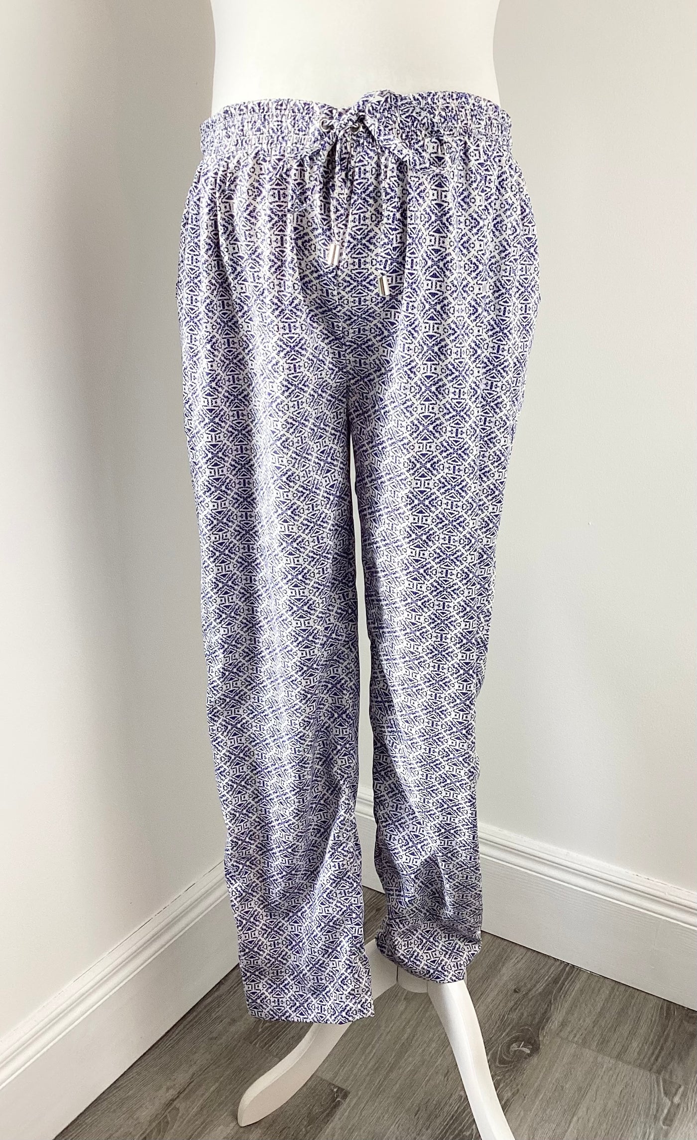 New Look Maternity blue & white Aztec print summer trousers - Size 16