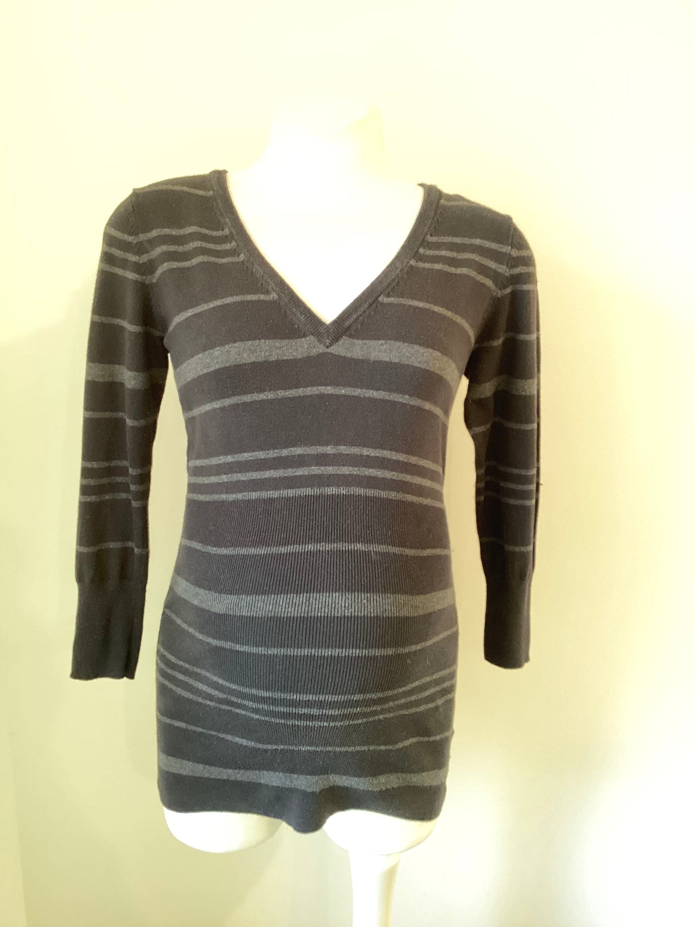 H&M Mama black & grey stripe stretch knit jumper with 3/4 sleeves - Size M (approx UK 10/12)