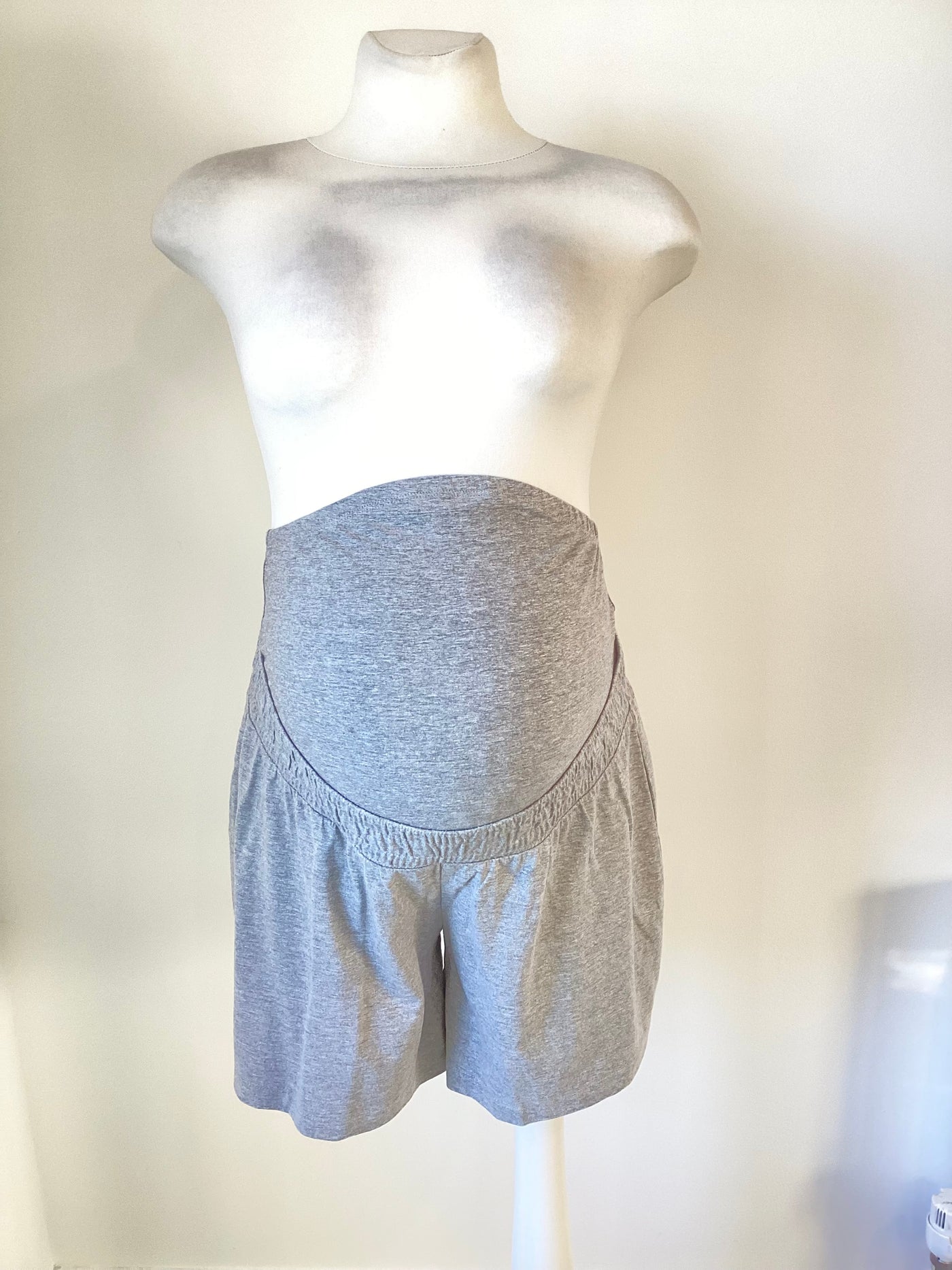 H&M Mama grey overbump cotton shorts (BNWT) - Size M (Approx UK 10/12)