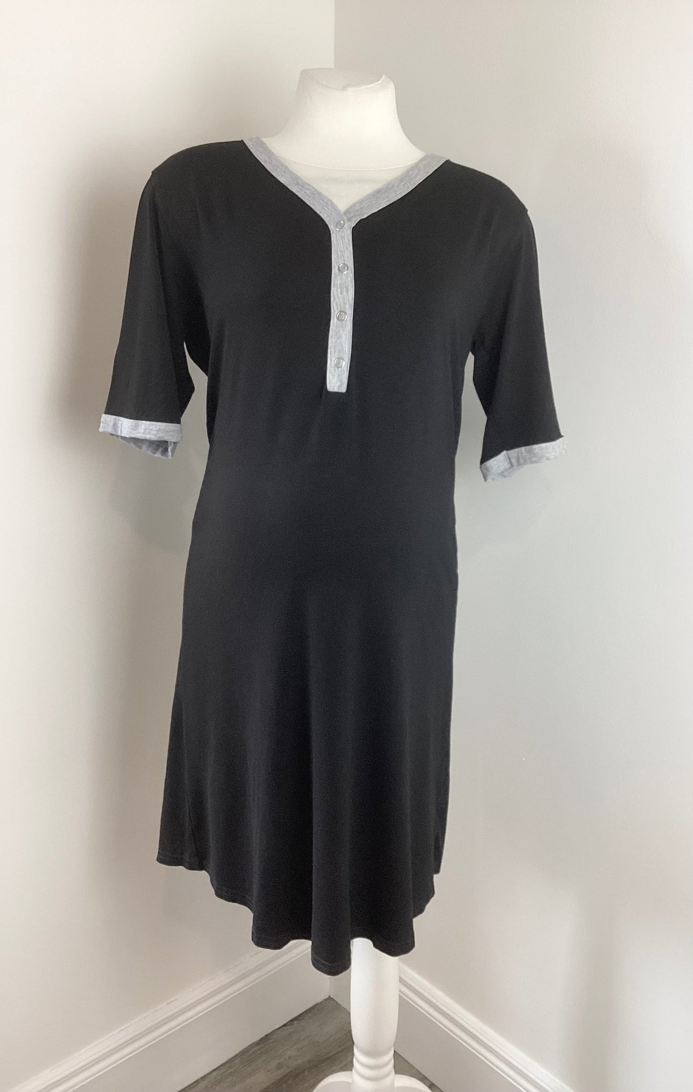 Black & grey trim maternity & nursing nightdress with front & back poppers (no label) - Size 12