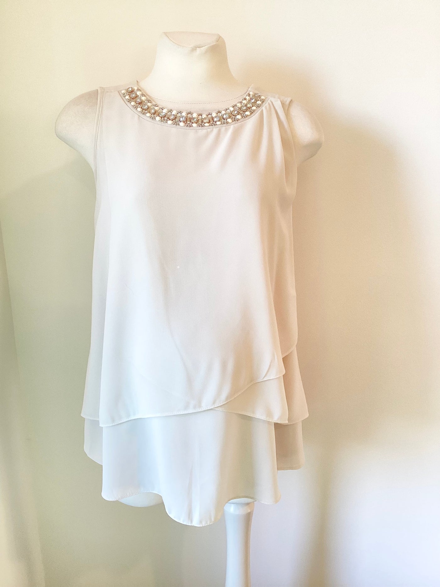 George Maternity off white sleeveless top with jewelled collar - Size 8 (more like 8/10)