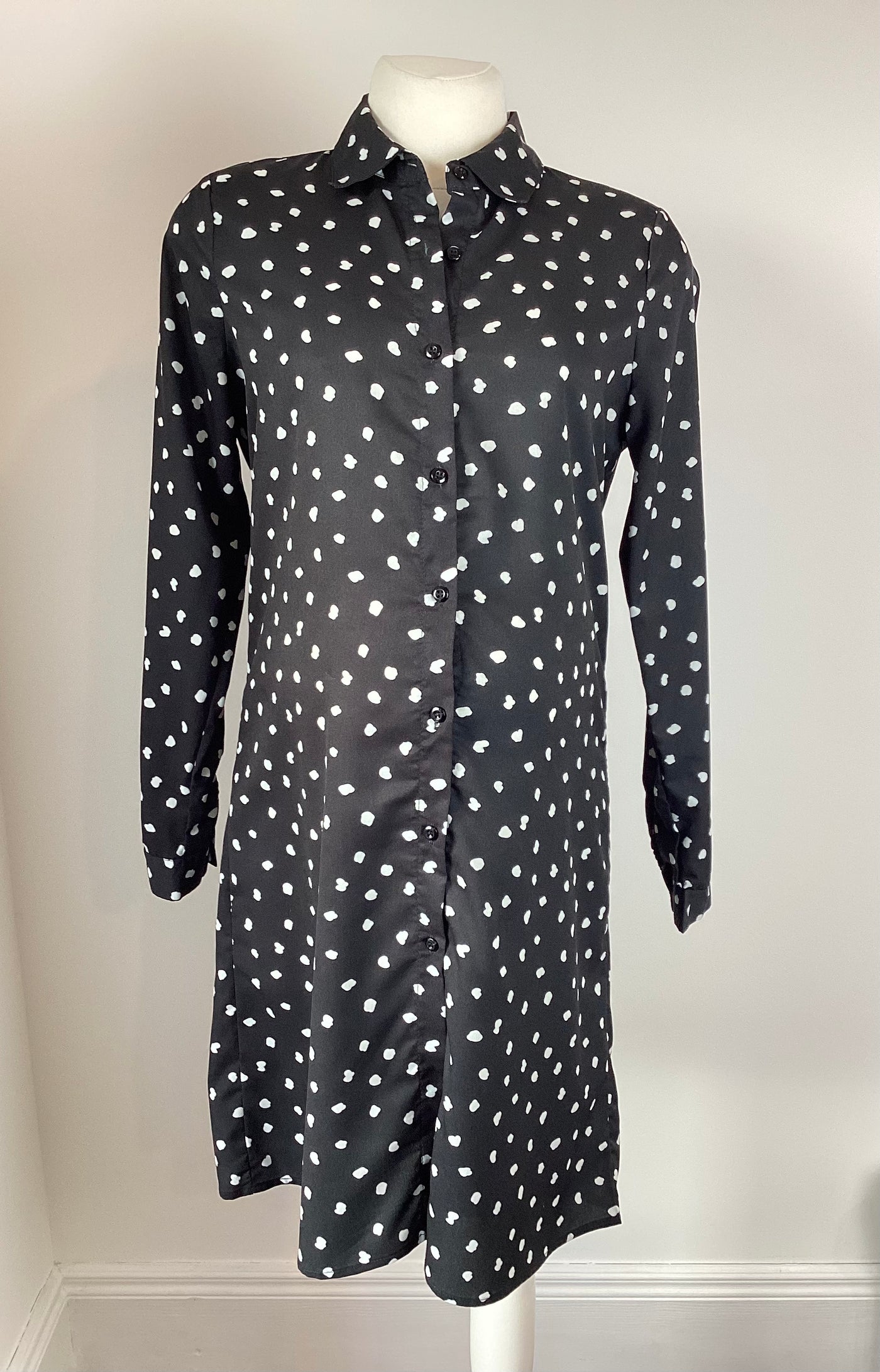 Boohoo black & white print button front shirt dress - Size 10