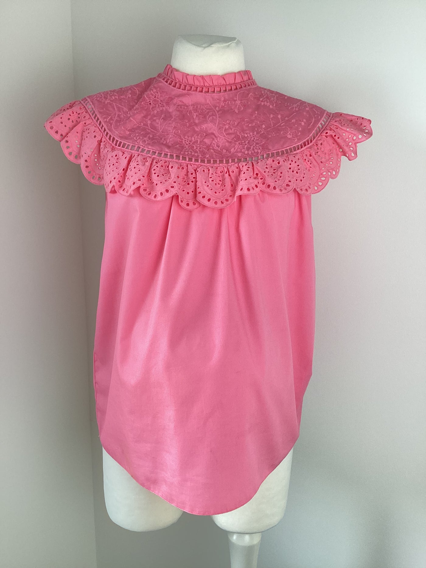 New Look Maternity pink cap sleeved top with neckline detail - Size 12