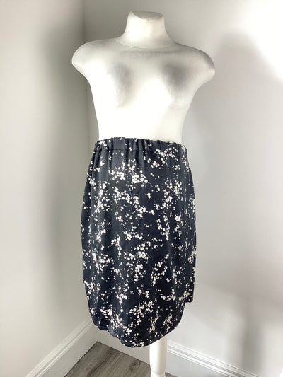 Baukjen (Isabella Oliver) black & white floral skirt with pockets - Size 14