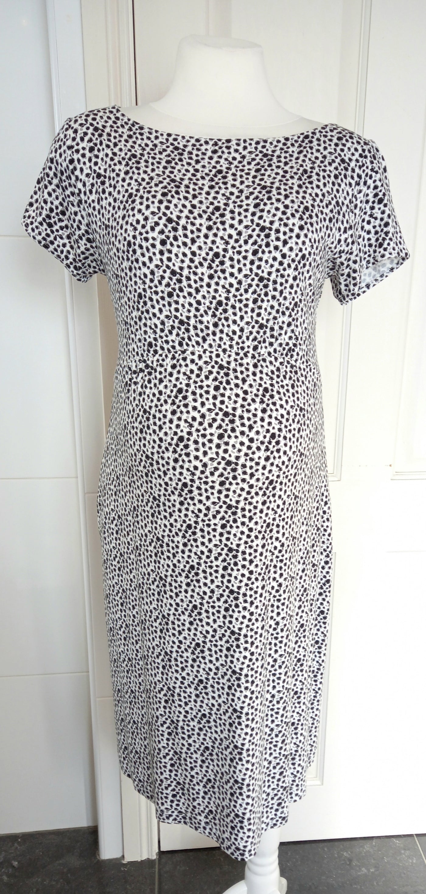 Tiffany Rose Sara Shift Dress in Snow Leopard - Size 4 (UK 14/16)