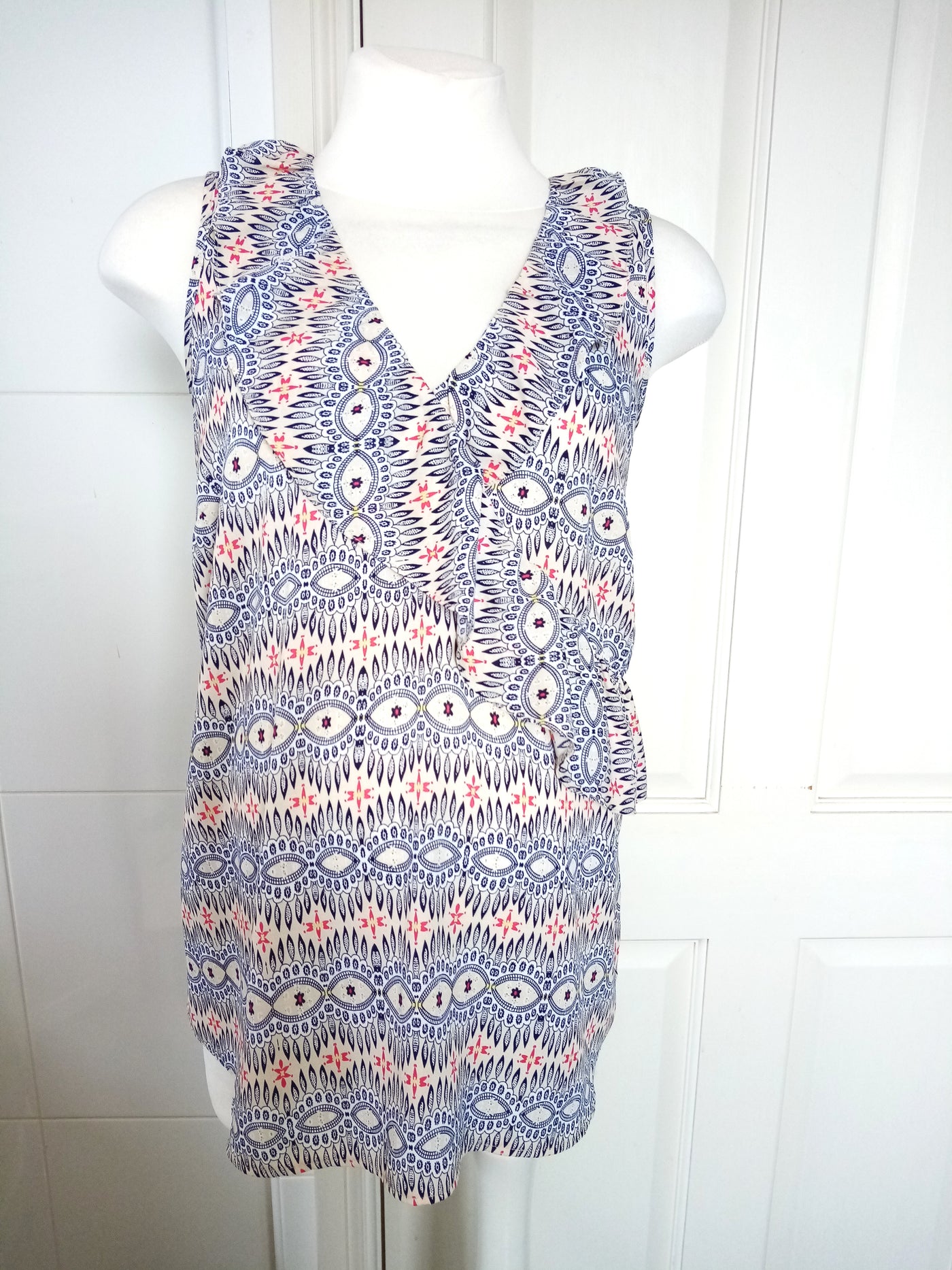 George Sleeveless Frill Top - Size 14 (would fit 12/14)