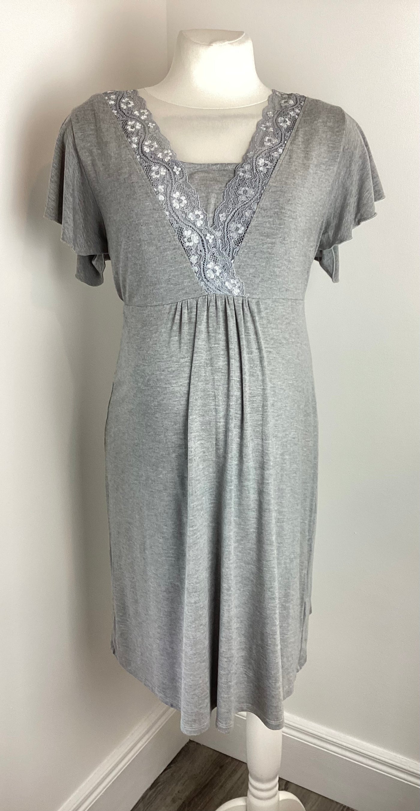 Seraphine Grey short sleeved lace trim nightdress - Size L (Approx  12/14)