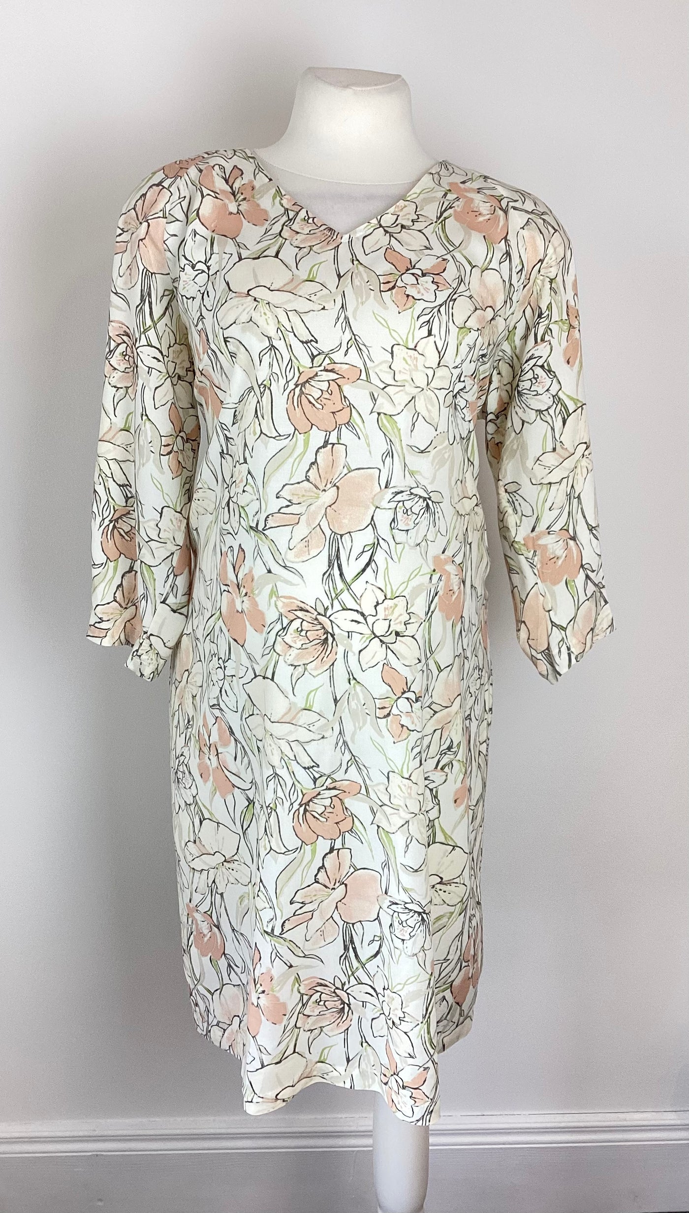 Mamalicious Cream, Pink & Green Floral 3/4 Sleeve Dress - Size L (Approx UK 14)