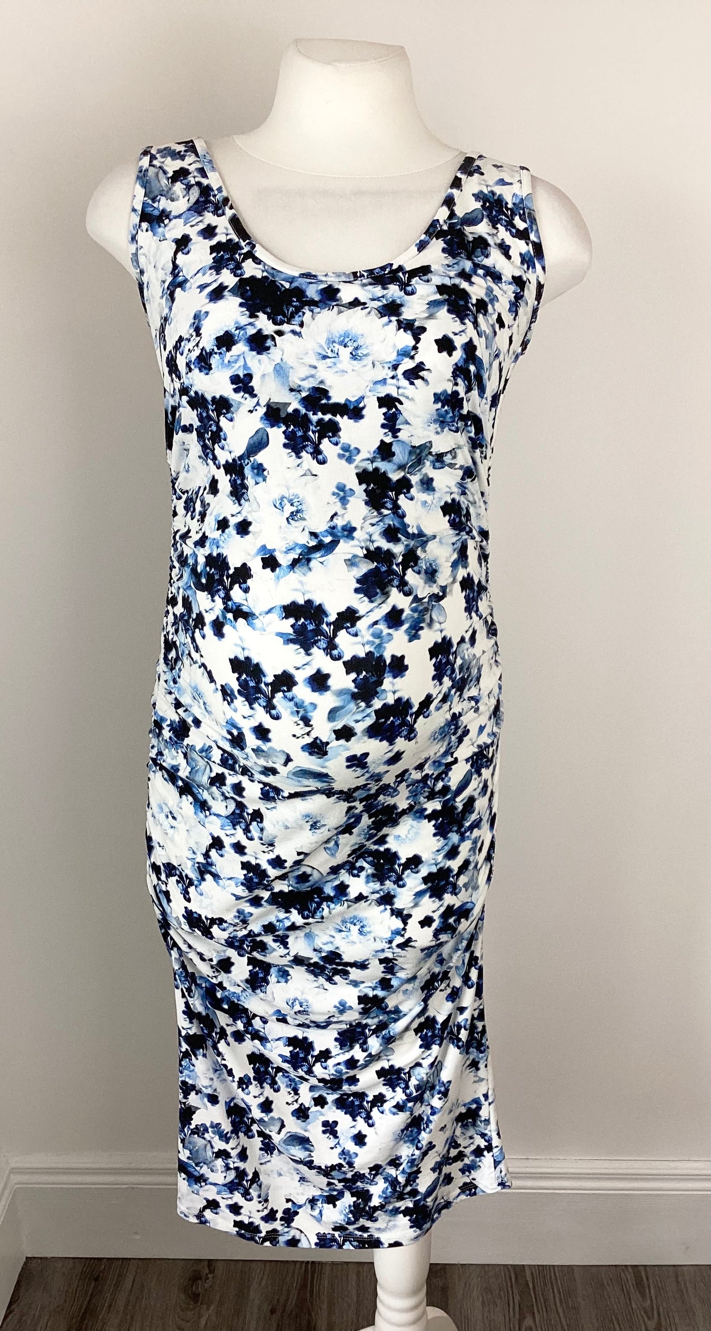 Isabella Oliver White & Blue floral sleeveless dress - Size 3 (Approx UK 14)
